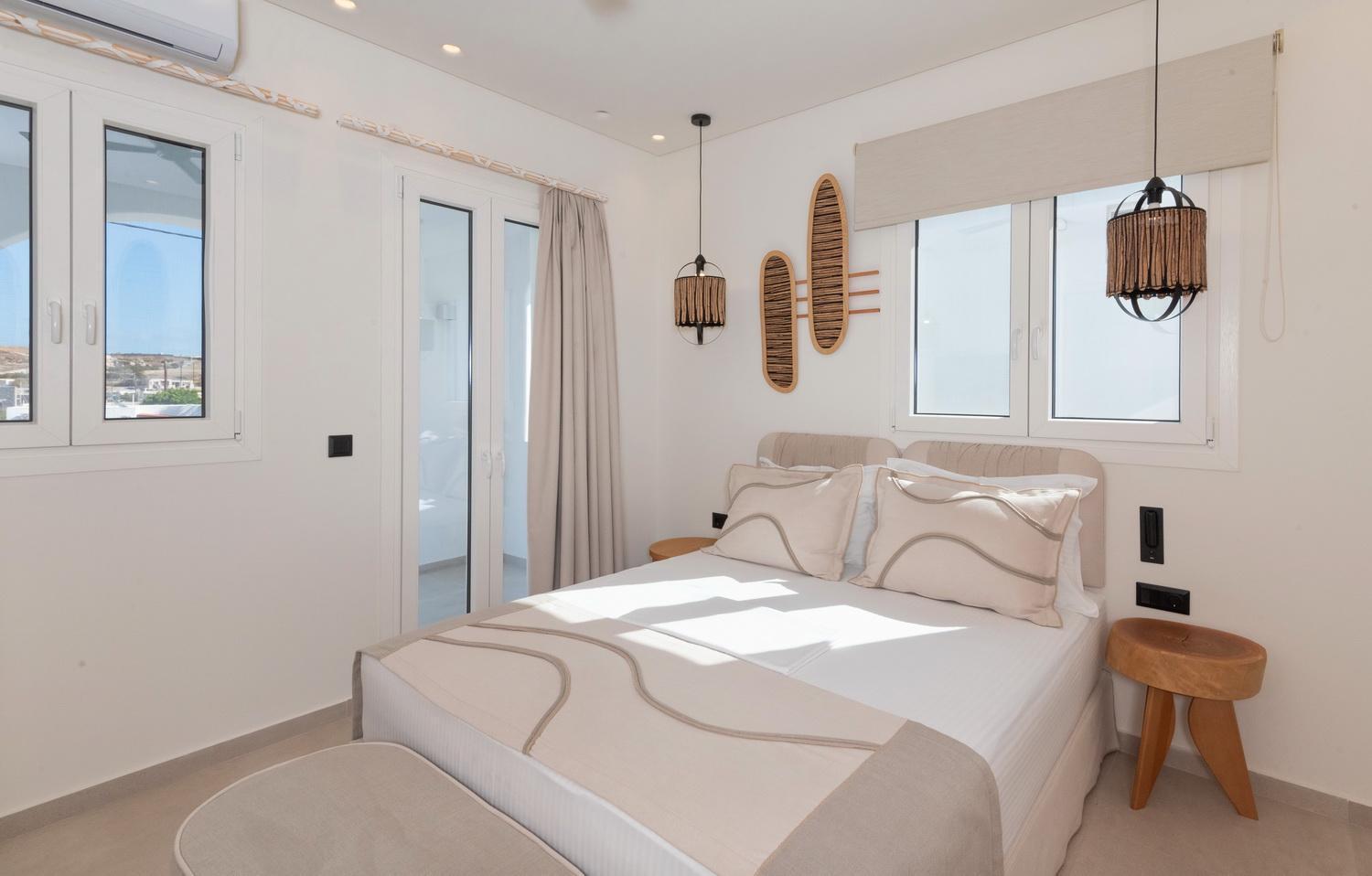 Aristotle Apartment *